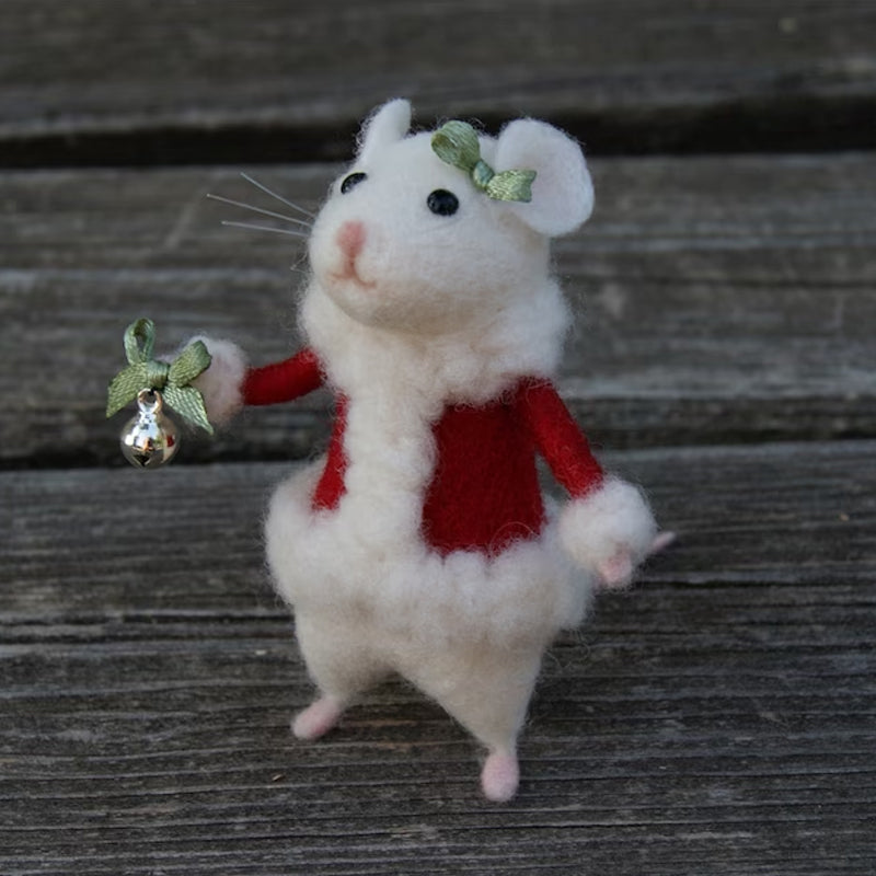 Handcrafted Felt Pumpkin Mouse Ornament for Halloween Seasonal Home and Festive Decor