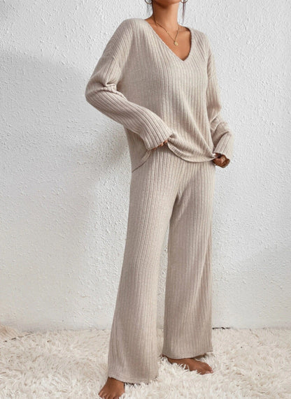 KATHY Ribbed Knitted 2-Piece Loungewear Set – Comfortable Sweater & Pants
