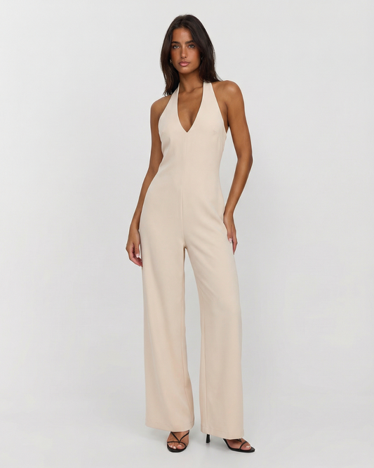 Tuta Elegante con Collo Halter e Gamba Larga in Design Minimalista