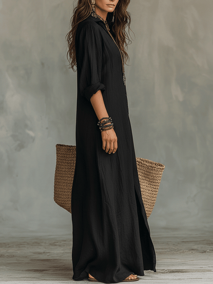 Robe maxi bohème avec design à boutons noirs sur le devant