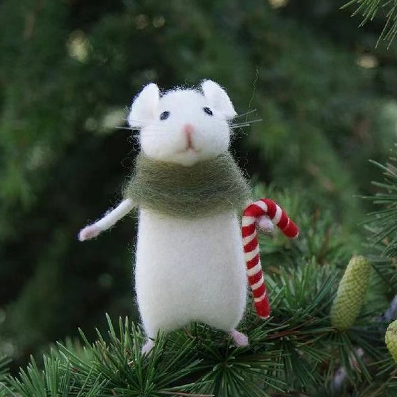 Handcrafted Felt Pumpkin Mouse Ornament for Halloween Seasonal Home and Festive Decor