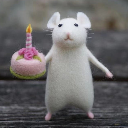 Handcrafted Felt Pumpkin Mouse Ornament for Halloween Seasonal Home and Festive Decor