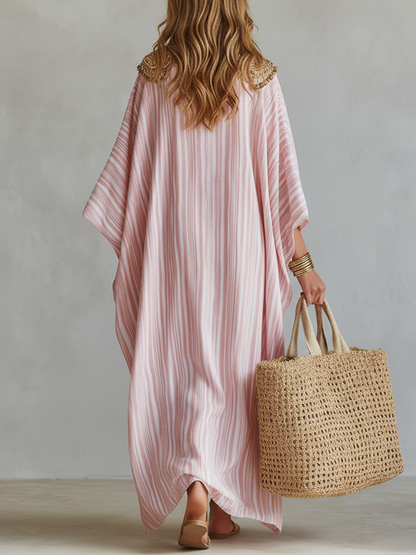 Robe kaftan rose pâle rayée de style bohème