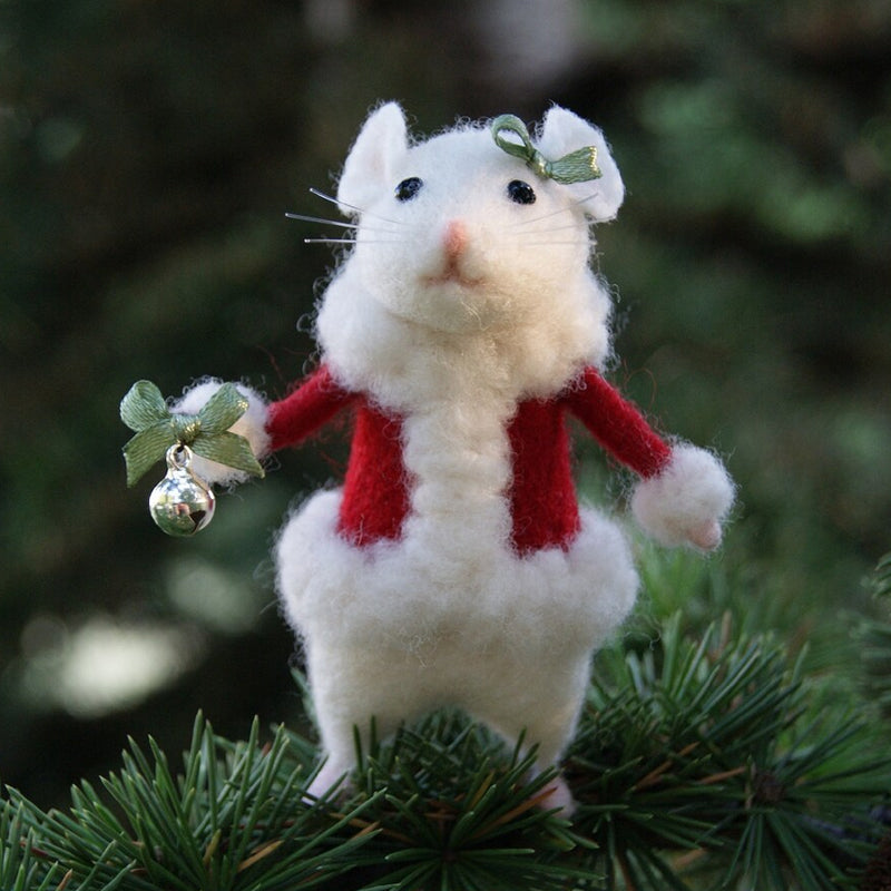 Handcrafted Felt Pumpkin Mouse Ornament for Halloween Seasonal Home and Festive Decor