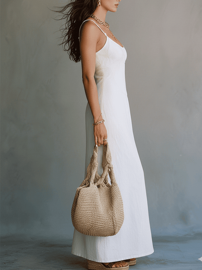 Robe maxi blanche minimaliste chic à bretelles avec fente