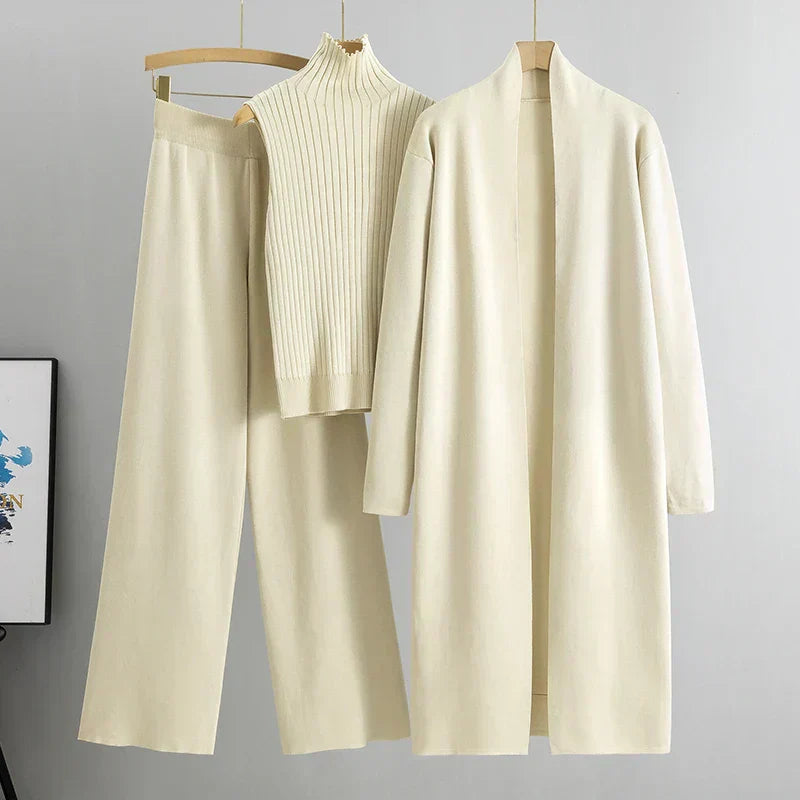 Elle Elegant Antonietta 3-Piece Classic Set with Timeless Style
