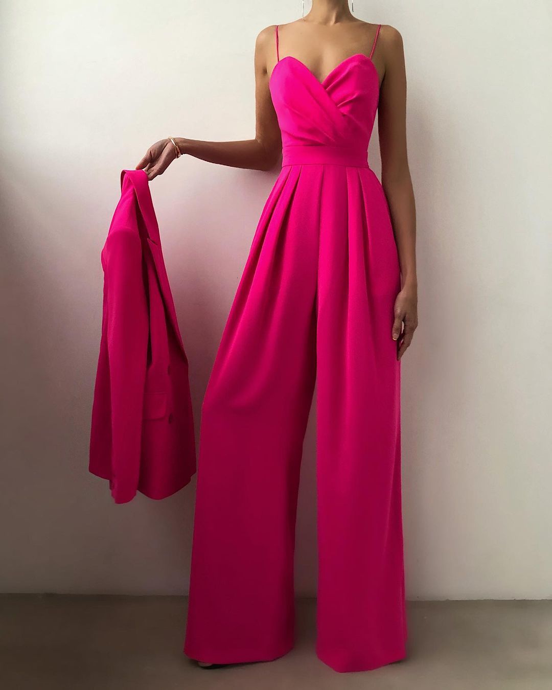 Combinaison chic à bretelles et jambes larges pour femmes, pour toutes occasions