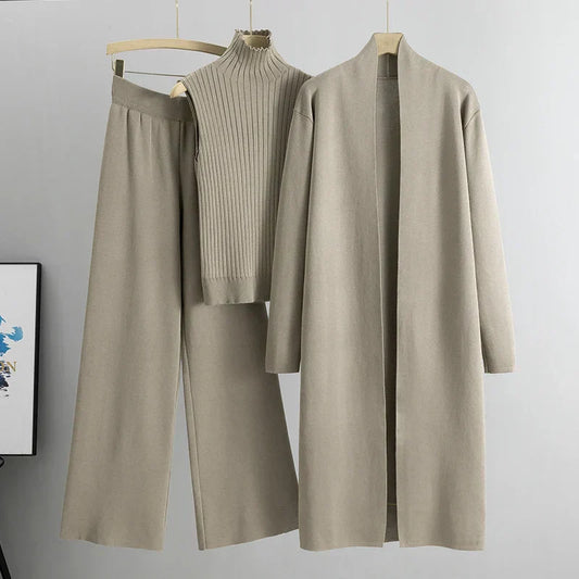 Elle Elegant Antonietta 3-Piece Classic Set with Timeless Style