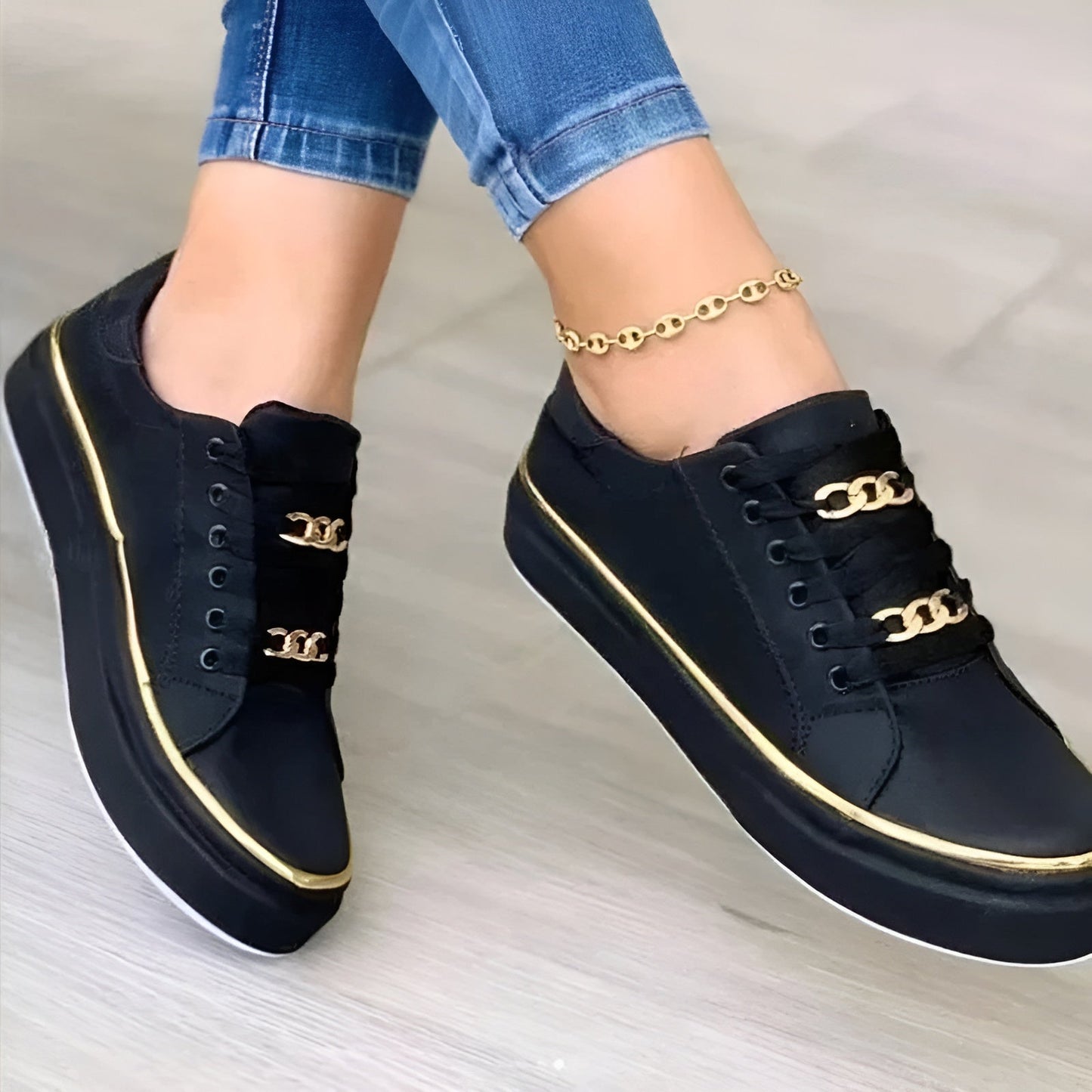 Alexya Stylish Orthopedic Women’s Sneakers with Golden Accents and Shock-Absorbing Support