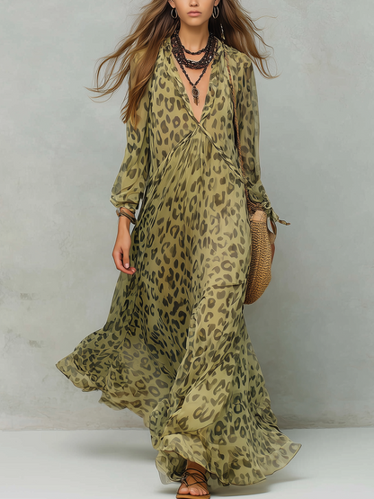 Robe longue bohème en chiffon vert olive à imprimé léopard et manches longues