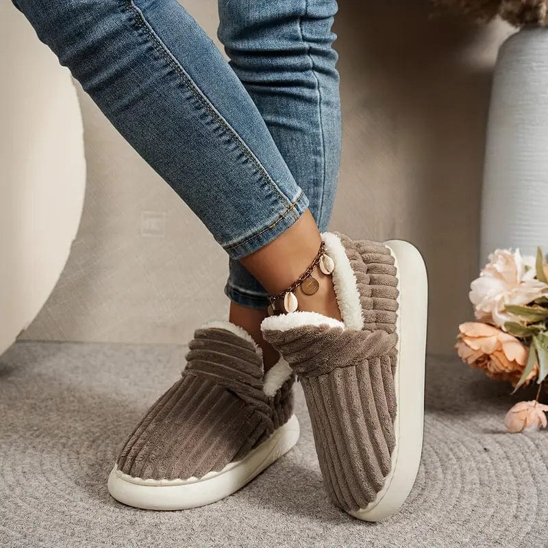 Lula Soft, Warm Unisex Slippers with Anti-Slip Soles for Indoor and Outdoor Use