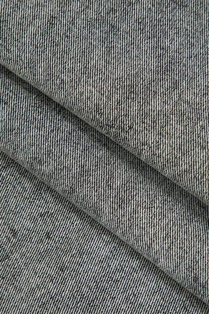 Jean large délavé gris avec poches accentuées audacieuses