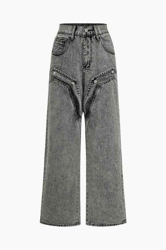 Grey-Washed Wide-Leg Jeans Featuring Bold Pocket Accents