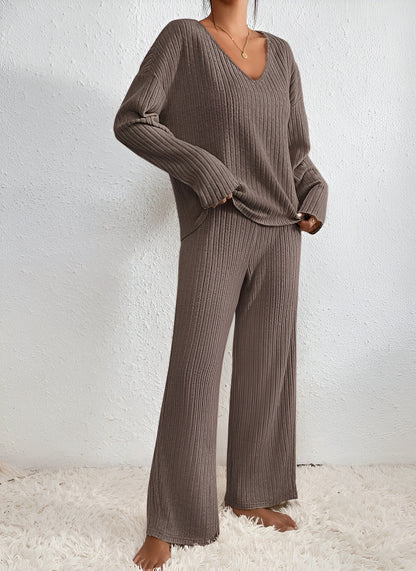 Wilma Ribbed V-Neck Sweater Set Comfortable Stylish Layering